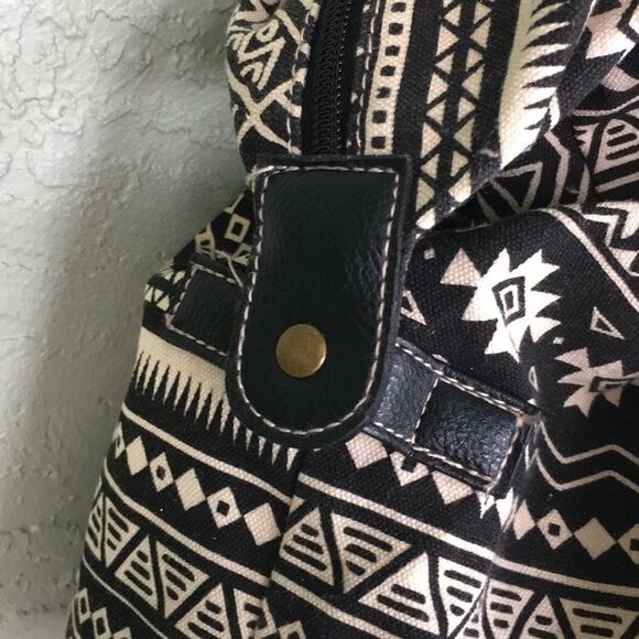 Unionbay Tribal Bag Never Used - Picture 13 of 16